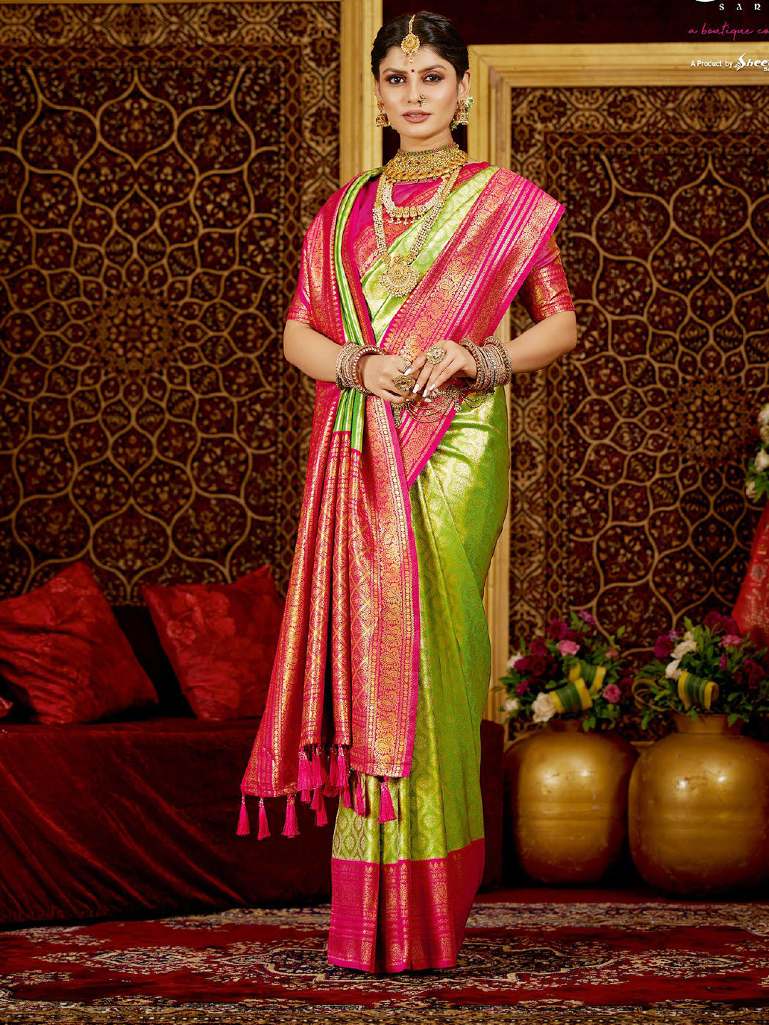 Weaving Pure Kanjivaram Soft Silk Rich Pallu Traditional Saree In Green Color-81365