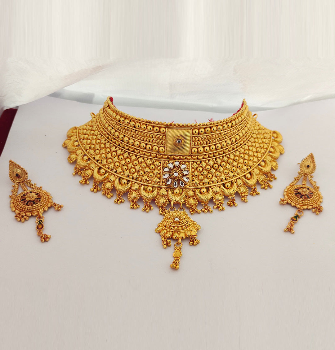 Traditional High Quality Gold Rajputi Necklace Set with Earing -301130