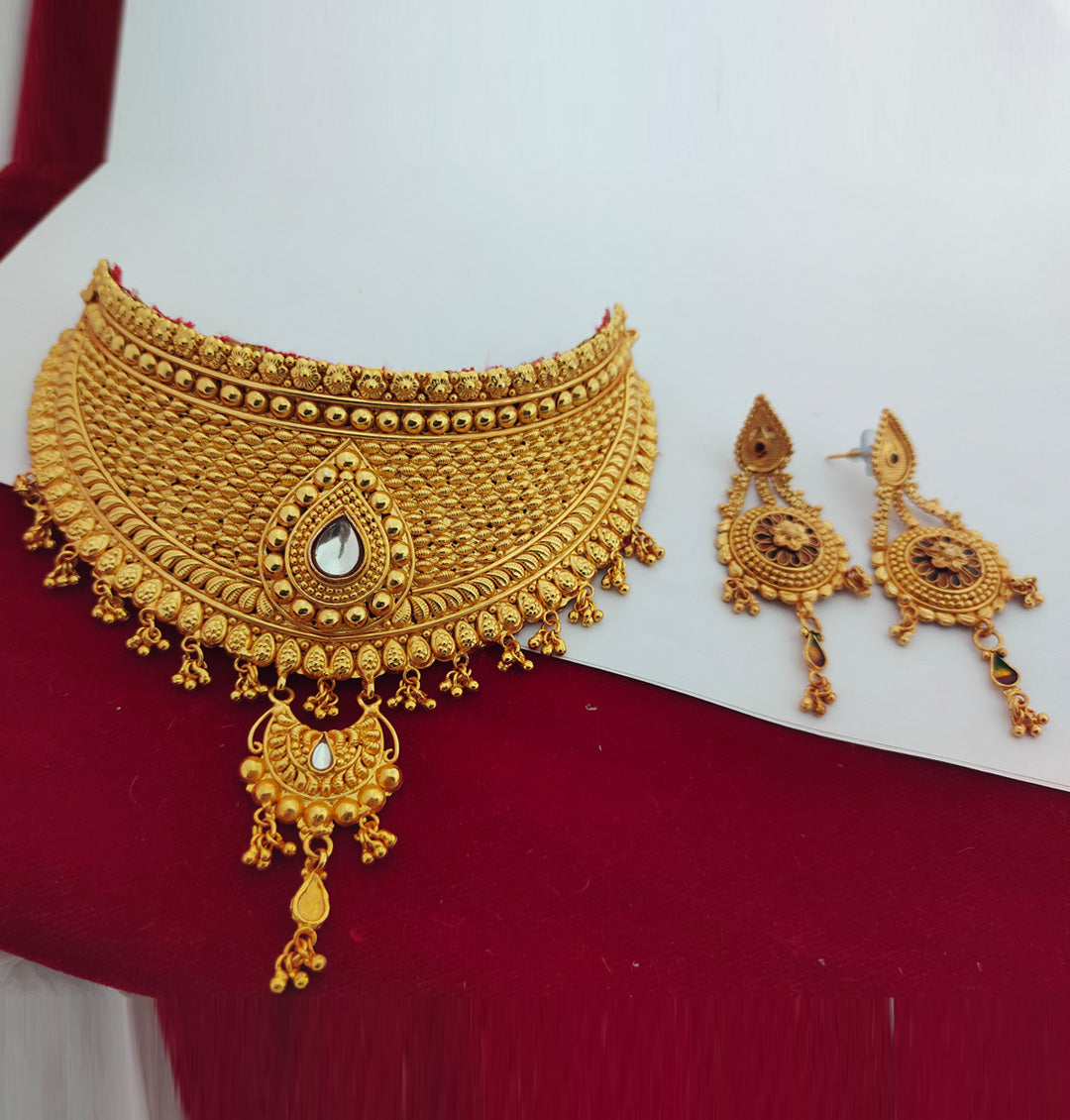 Traditional High Quality Gold Rajputi Necklace Set with Earing -301131