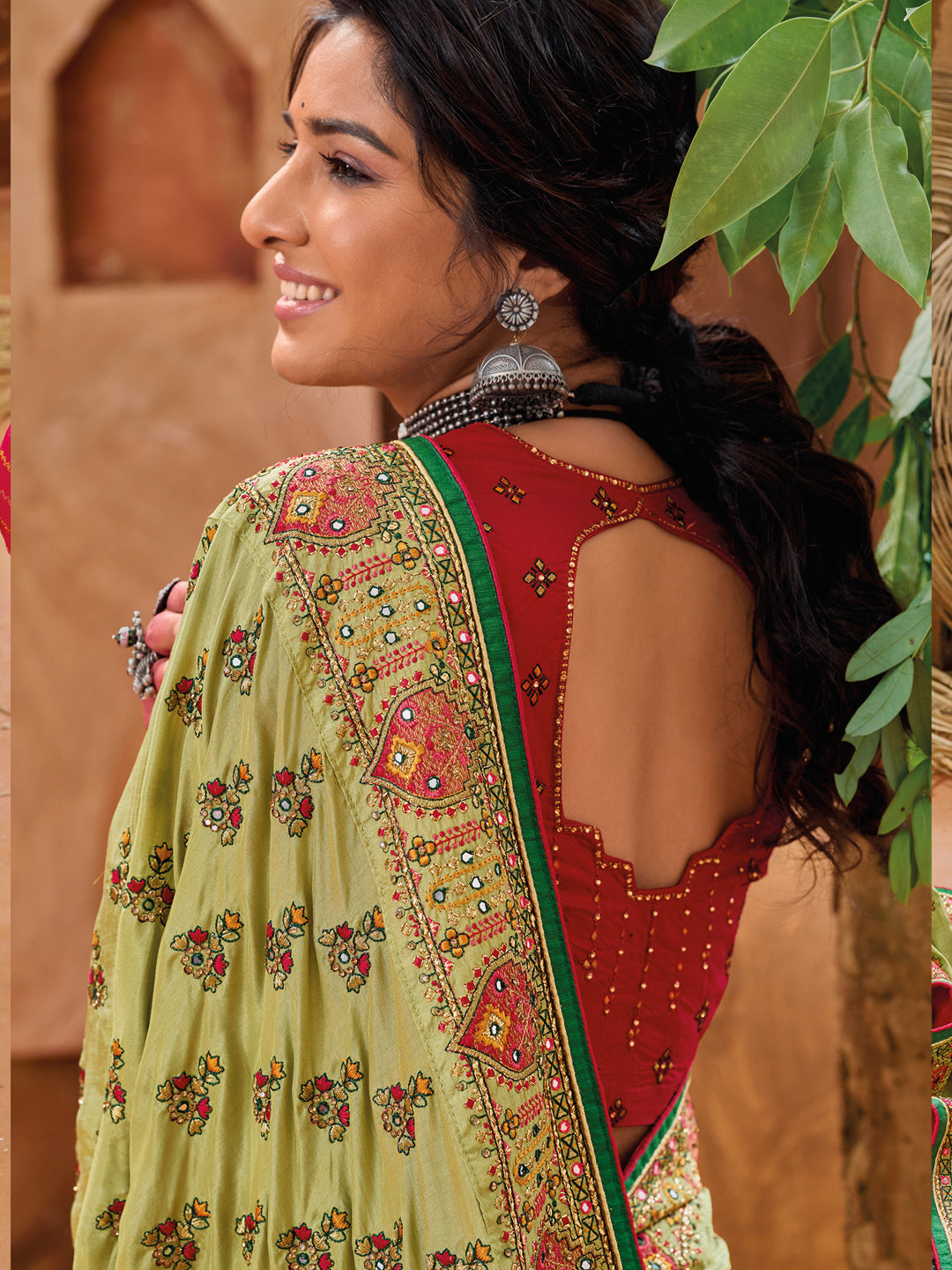 Pure Kachhi Banarasi Silk Traditional Bridal Saree In Green Color-81509