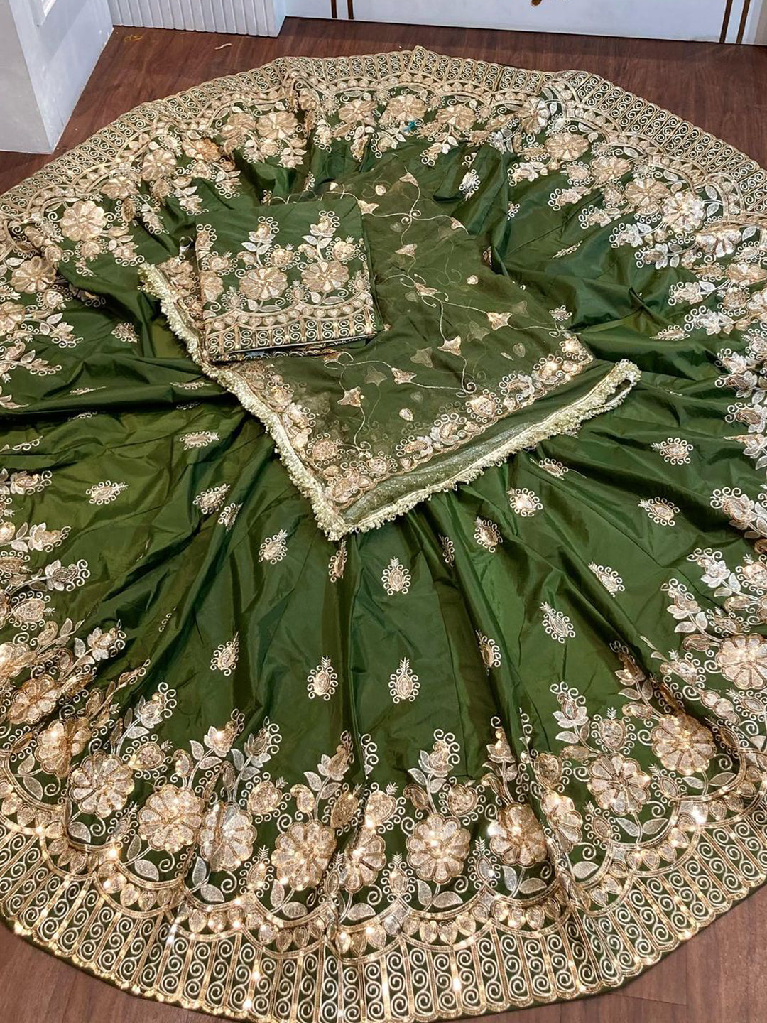 Crepe Silk 7 Mitter Full Gher Wedding Sangeet Semi-Stitched Rajputi Poshak-91178