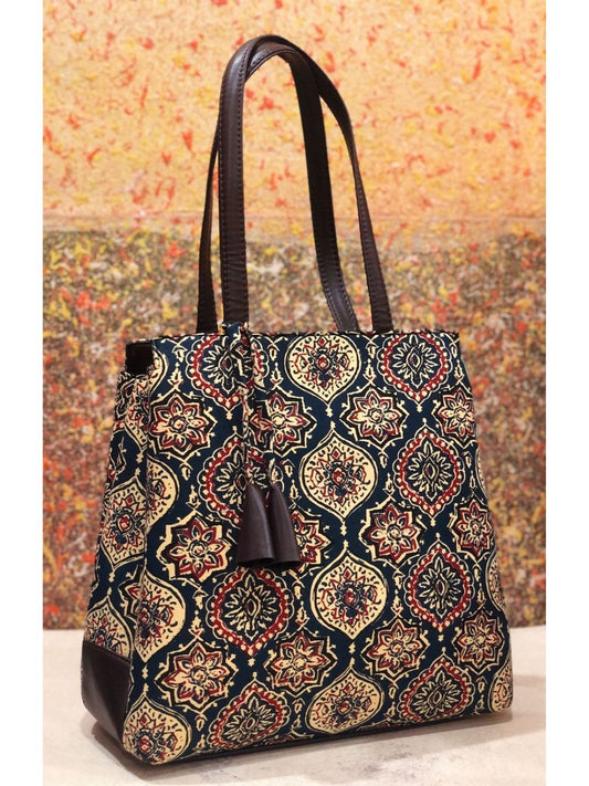 Brown-Colored Polyester prints Cotton Triple partition Oversized Shopper Tote Bag-40904