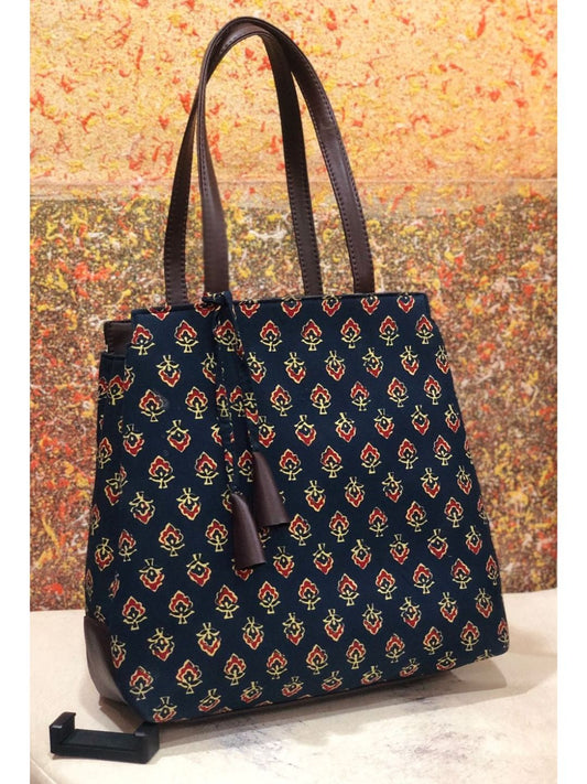 Blue-Colored Polyester prints Cotton Triple partition Oversized Shopper Tote Bag-40905
