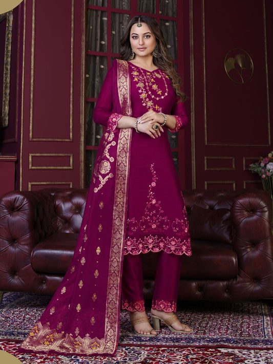 Sonakshi Sinha Bollywood Embroidered Silk Pakistani Style Salwar Kameez in Pink Color-71038