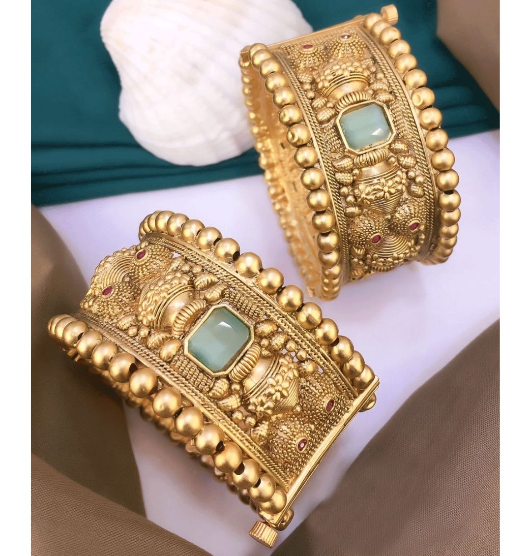 New Antique Designer Premium Quality Brass High Gold Openable Bangles Set-301062