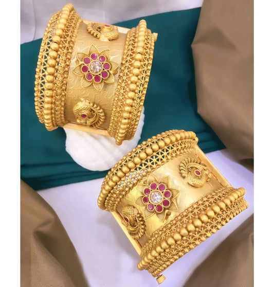 New Antique Designer Premium Quality Brass High Gold Openable Bangles Set-301066