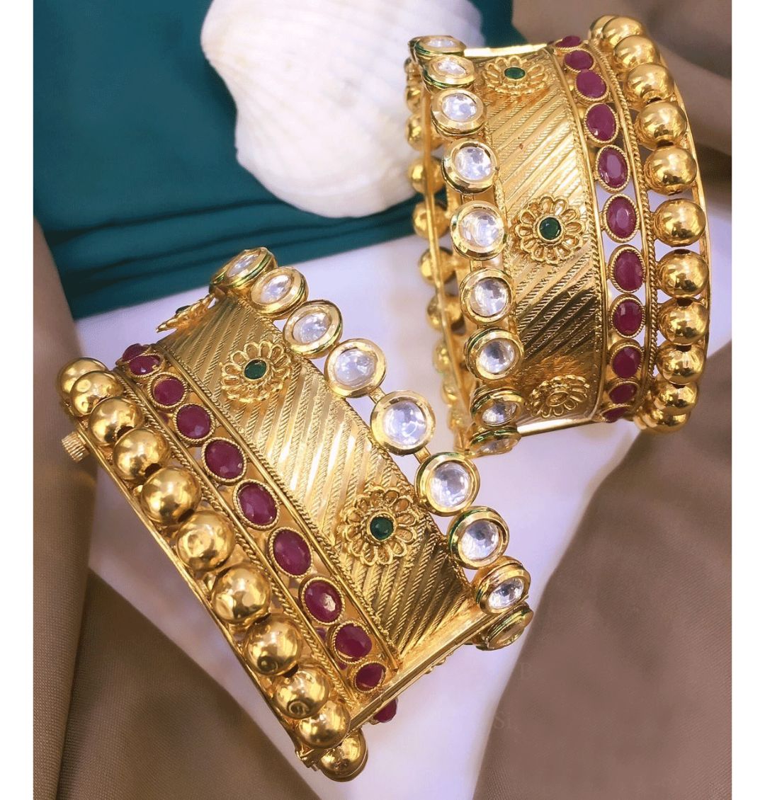 New Antique Designer Premium Quality Brass High Gold Openable Bangles Set-301050