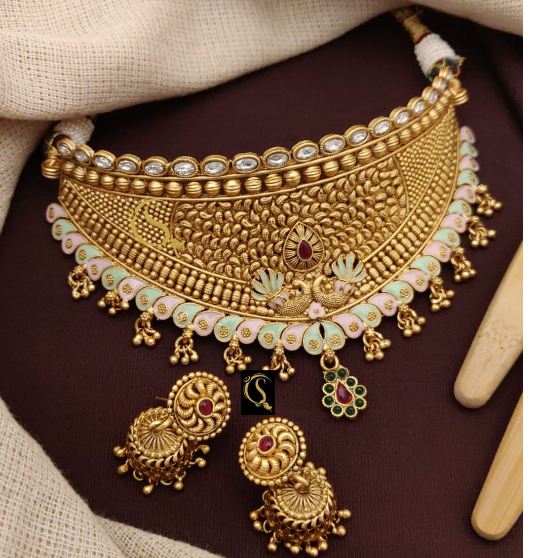 Women High Quility Gold Brass Rajwadi Choker Jewellery Set-81457