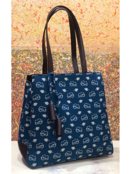 Blue-Coloured polyester prints Cotton Triple partition Oversized Shopper Tote Bag-40900