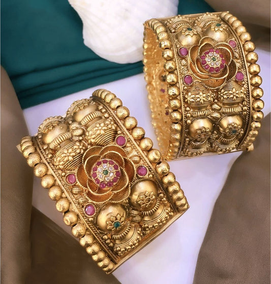 New Antique Designer Premium Quality Brass High Gold Openable Bangles Set-301051