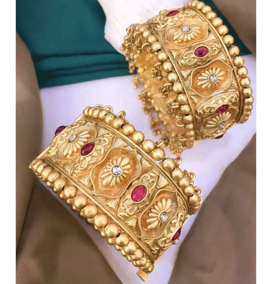 New Antique Designer Premium Quality Brass High Gold Openable Bangles Set-301052