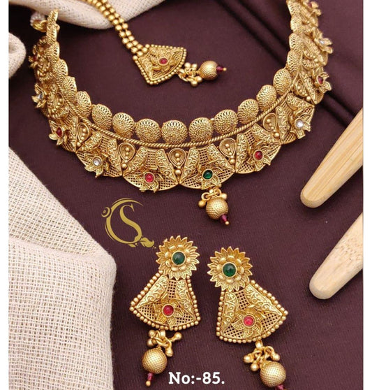 Women High Quility Gold Brass Rajwadi Choker Jewellery Set-81460