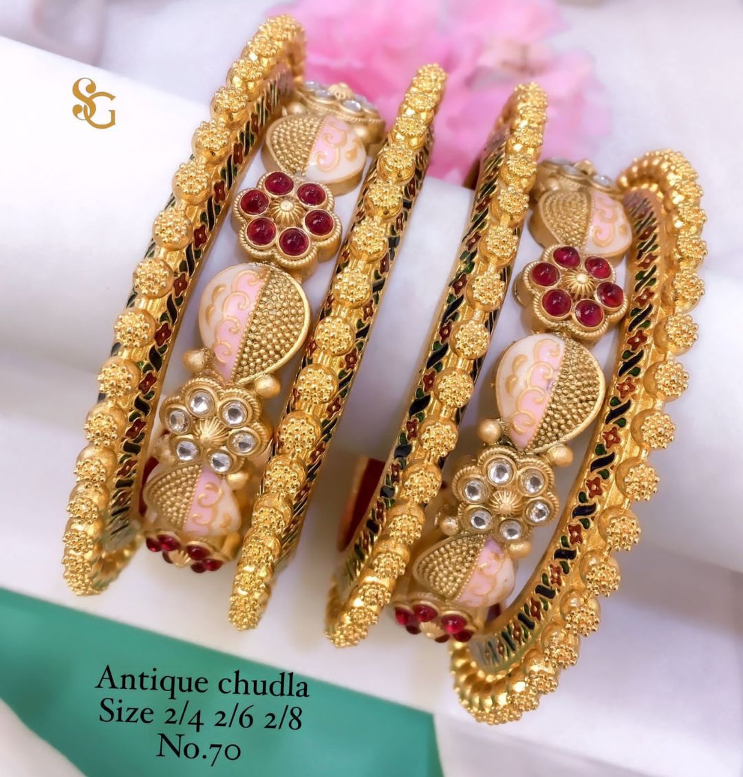 Antique Designer Premium Quality Brass High Gold Chudla/Bangles Set-81308