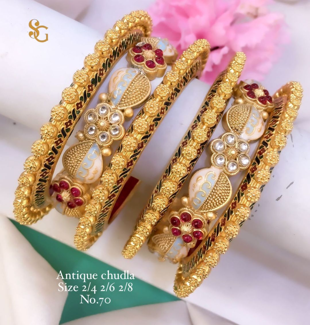 Antique Designer Premium Quality Brass High Gold Chudla/Bangles Set-81310