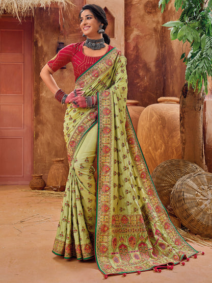 Pure Kachhi Banarasi Silk Traditional Bridal Saree In Green Color-81509