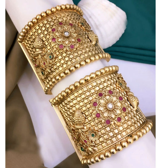 New Antique Designer Premium Quality Brass High Gold Openable Bangles Set-301055