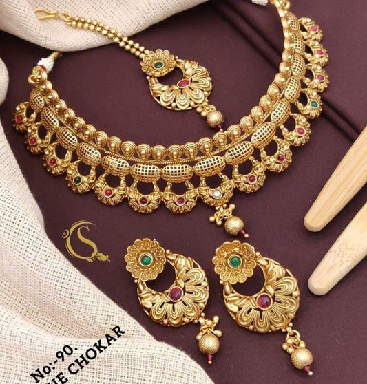 Women High Quility Gold Brass Rajwadi Choker Jewellery Set-81462