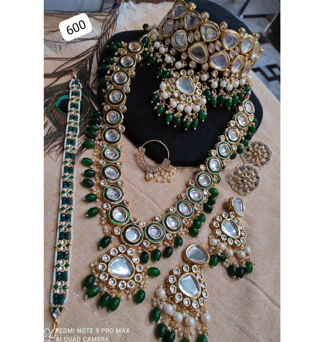 High Quality Kundan Pearl Studded Bridal Necklace Set-301091