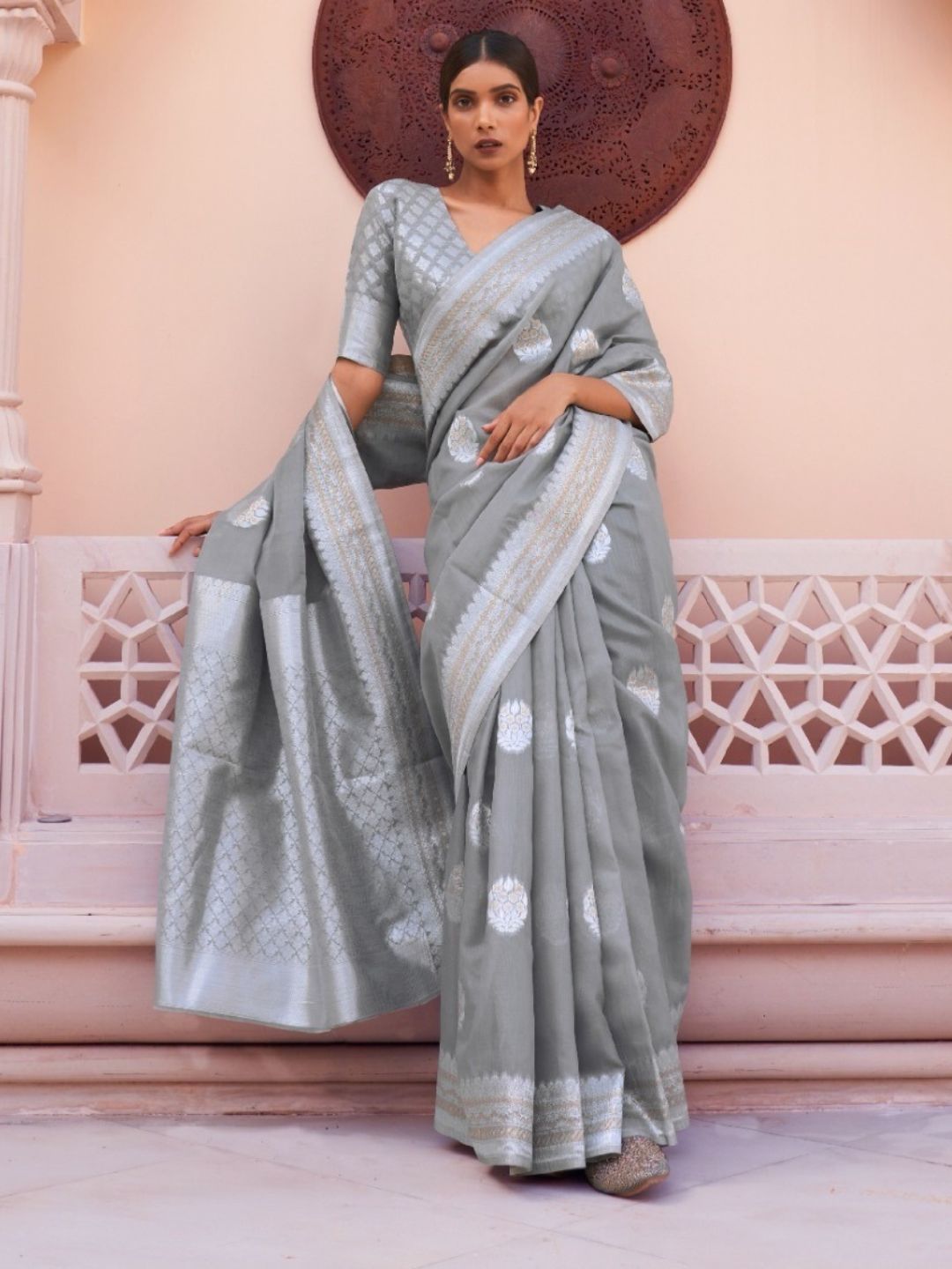 Weaving Linen Handloom Fastive Saree In Light Grey