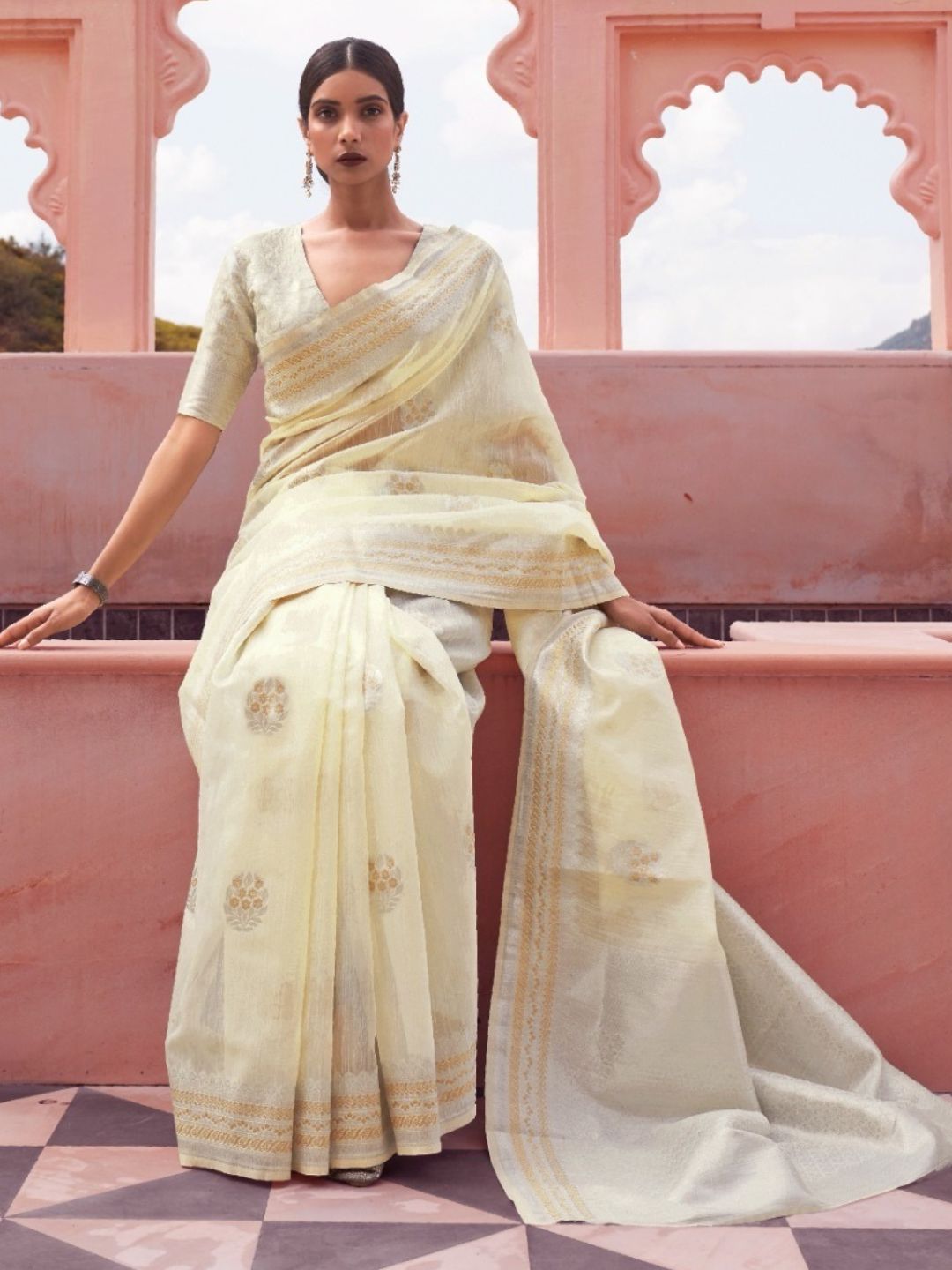 Weaving Linen Handloom Fastive Saree In Cream