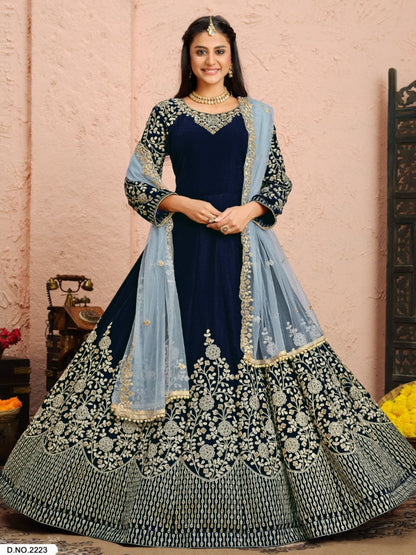 Mirror Velvet Winter Casual Salwar Kameez in Blue