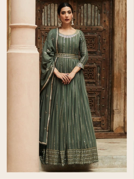 Thread Georgette Reception Salwar Kameez in Green