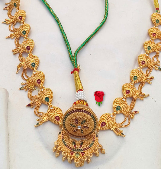 Gold Premium quality Rajputi Rakhdi Jewelry Wedding traditional Rajsthani Borla jewelry Set-301163