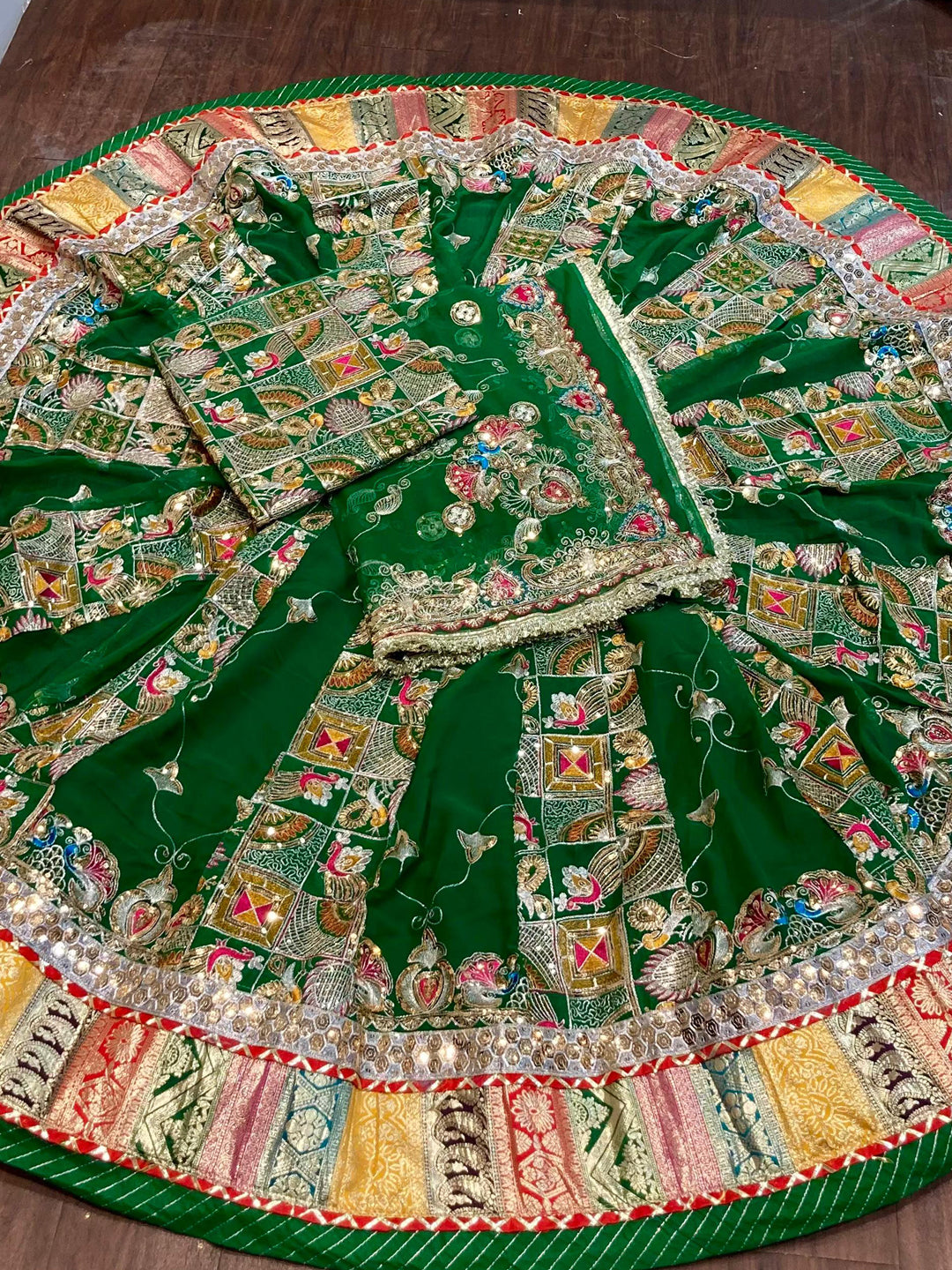 Georgette 7 Miter full Gher Premium quality Bridal Rajputi Poshak In Green color-91577
