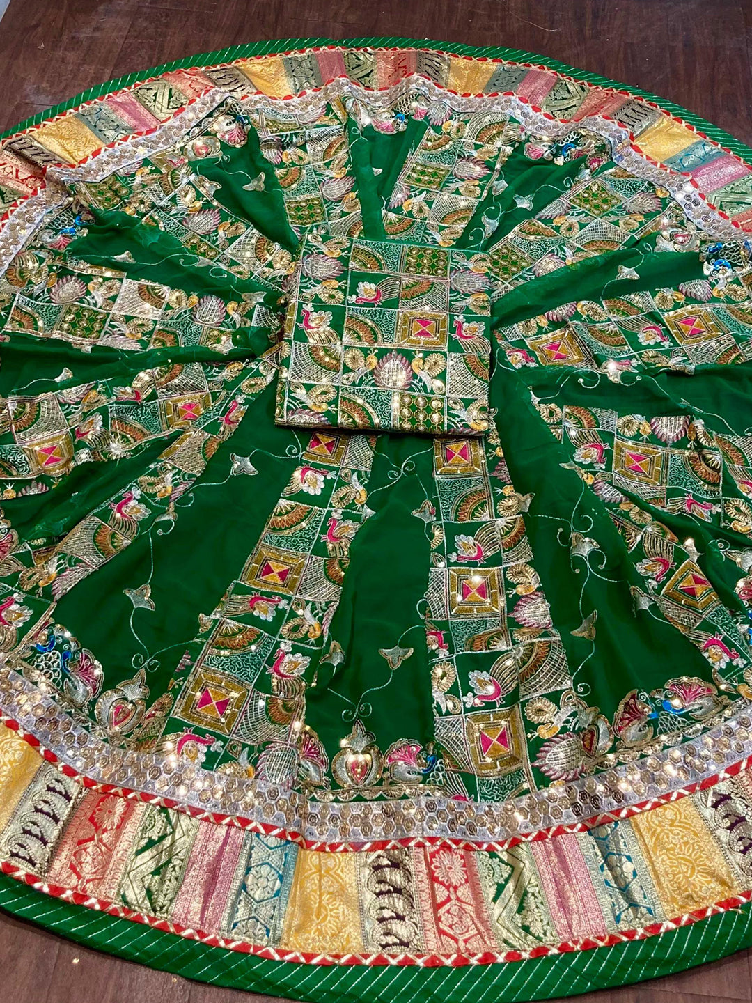 Georgette 7 Miter full Gher Premium quality Bridal Rajputi Poshak In Green color-91577